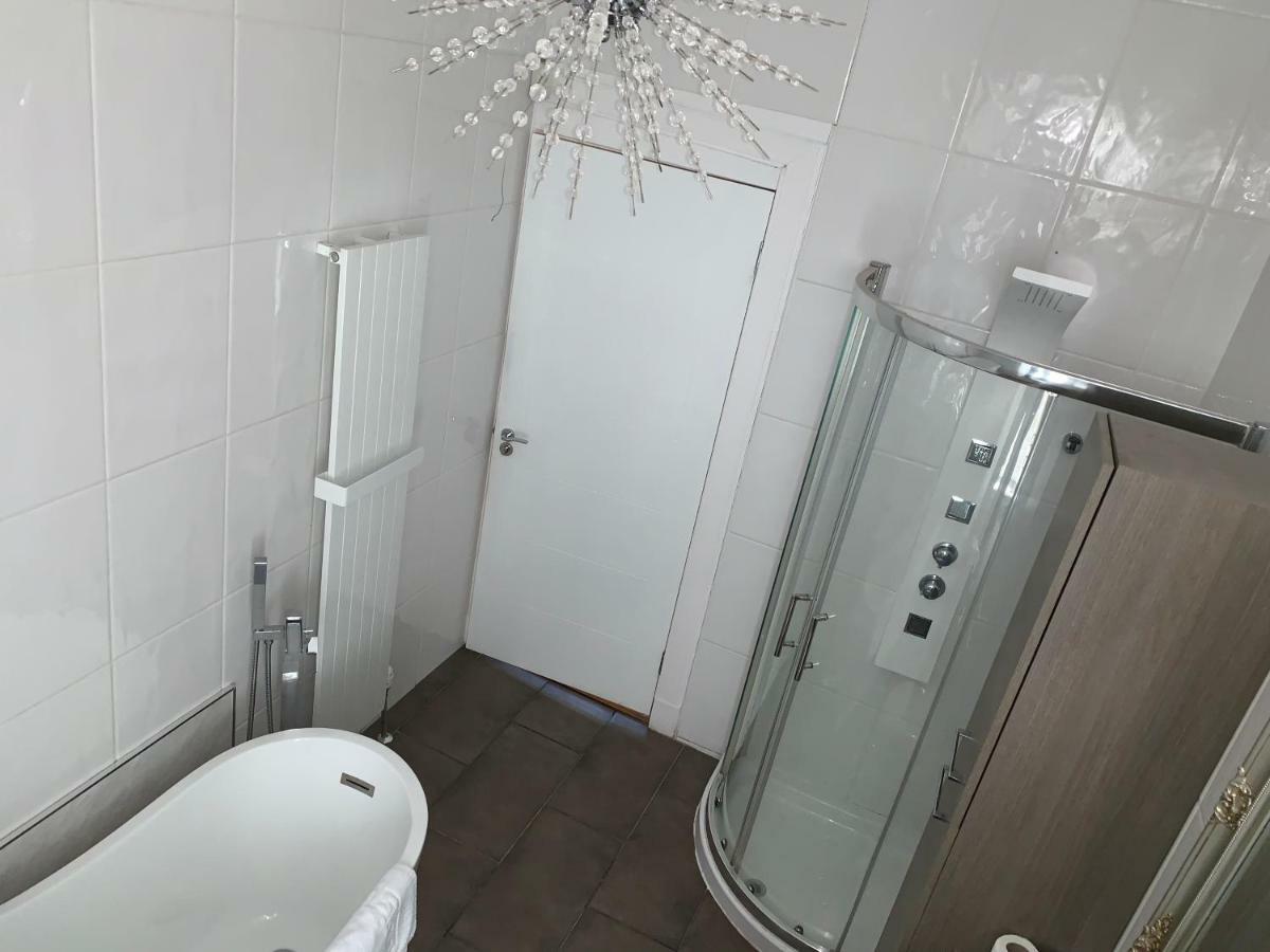 The Village Tavern Apartment Larkhall (South Lanarkshire)